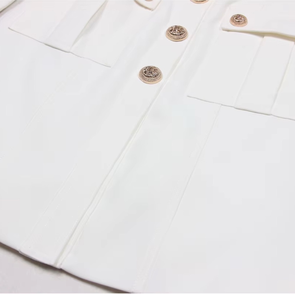 Chic White Button-Up Coat - image 4